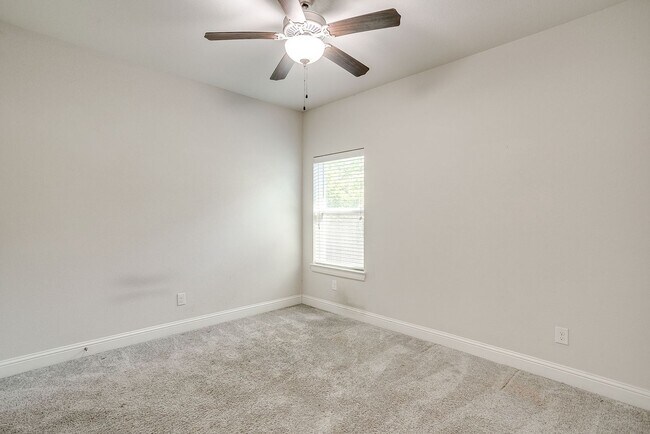 Building Photo - Short Term Rental- 4 Bed, 2 Bath Home Near TCU-  76109