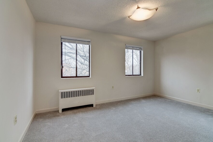 Building Photo - 4733 1st St SW