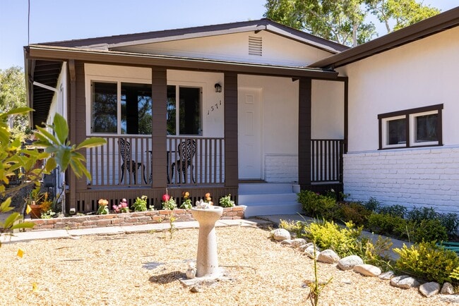 Building Photo - 1571 David Ave