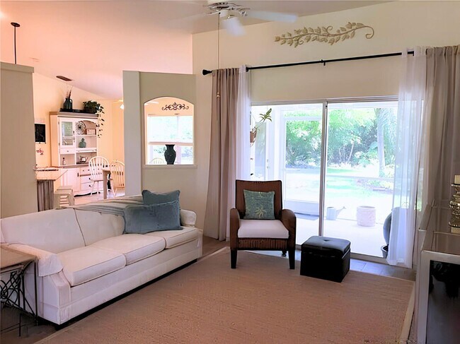 Building Photo - 13210 Temple Blvd