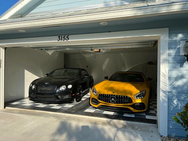 Building Photo - 3155 SW 78th Ave