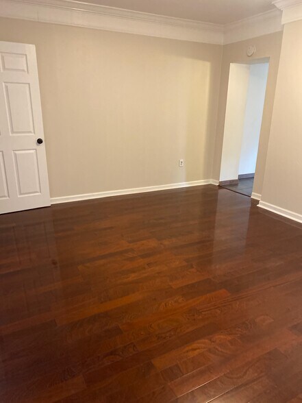 Living Room - 264 44th St