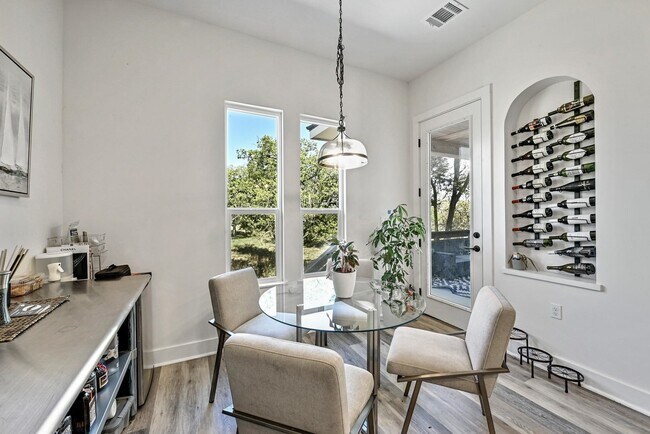Building Photo - 104 Desert Rose S