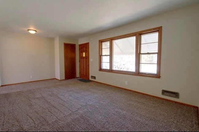 Building Photo - 109 Strese Ln