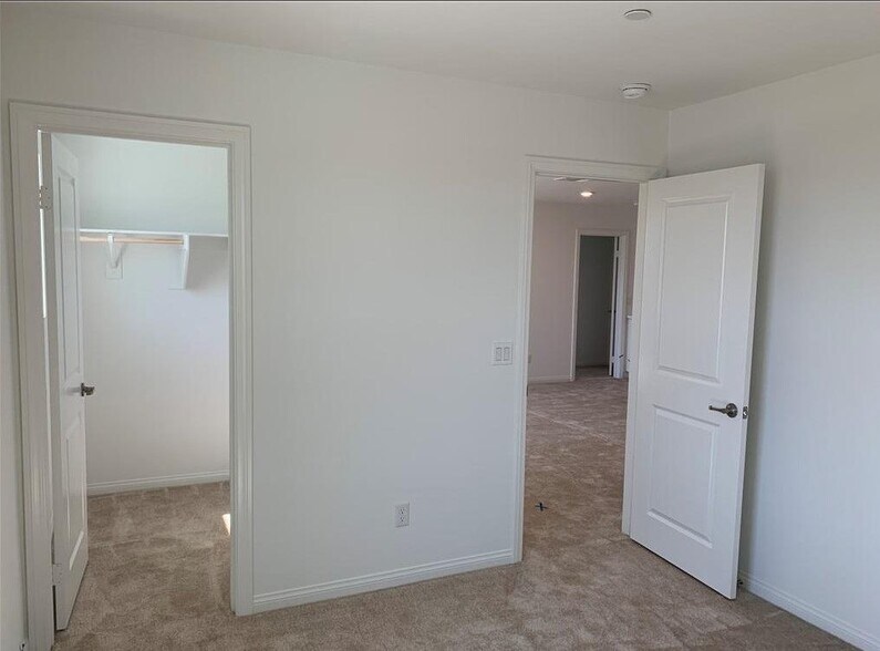 Building Photo - 1646 Gold Medal Ln