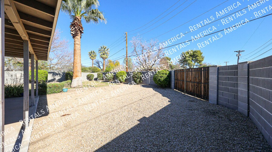 Building Photo - 3113 N 28th St