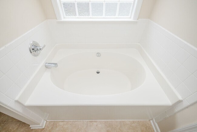 Building Photo - 272 High Meadows Cir