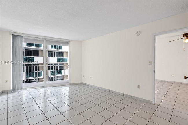Building Photo - 1228 West Ave
