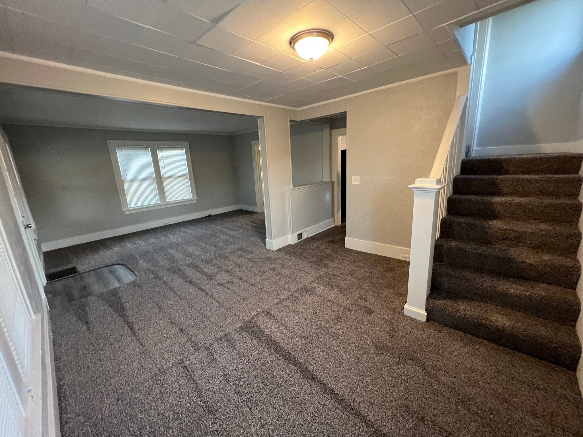 Building Photo - 1210 Mason St NE