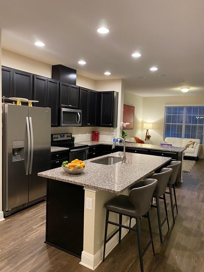 Building Photo - 6549 Calamondin Dr