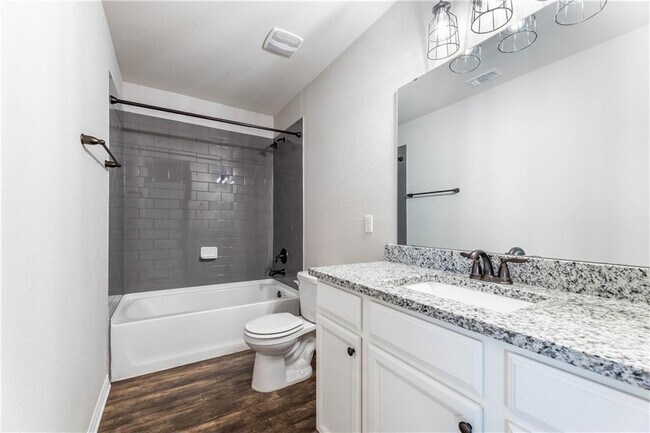 Building Photo - 5413 Traviston Dr