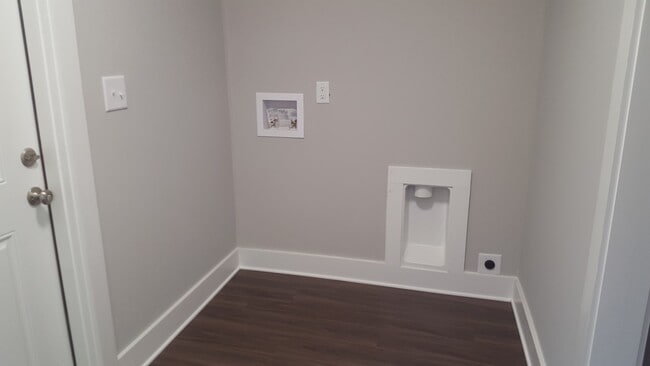 Building Photo - COMING SOON- 3 bedroom home in uptown Gree...