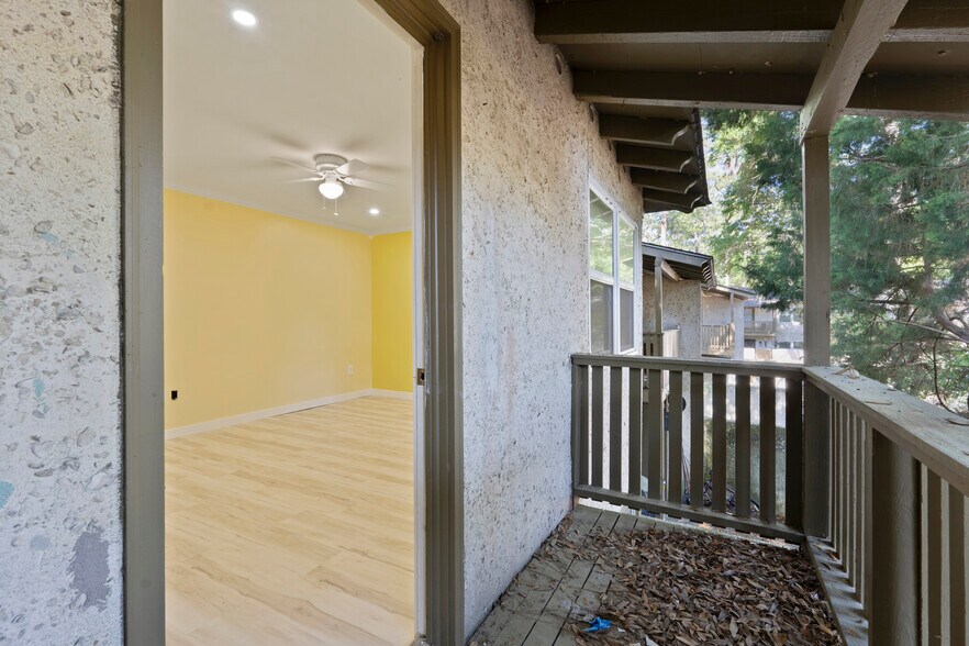 Building Photo - 400 William Hilton Pky