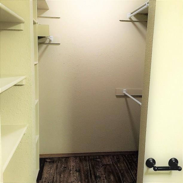 Building Photo - 2815 W Hillshire Dr