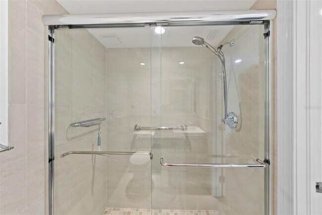 Building Photo - 4920 Locust St NE