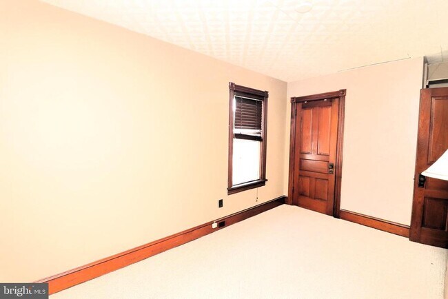 Building Photo - 612 Carbon St
