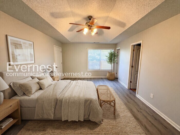 Building Photo - 8640 Thomas Ln