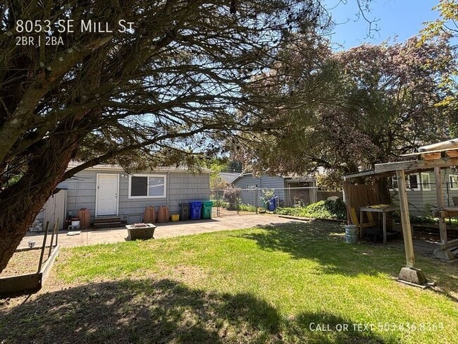 Building Photo - 8053 SE Mill St
