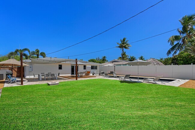 Building Photo - 918 SE 3rd Ave