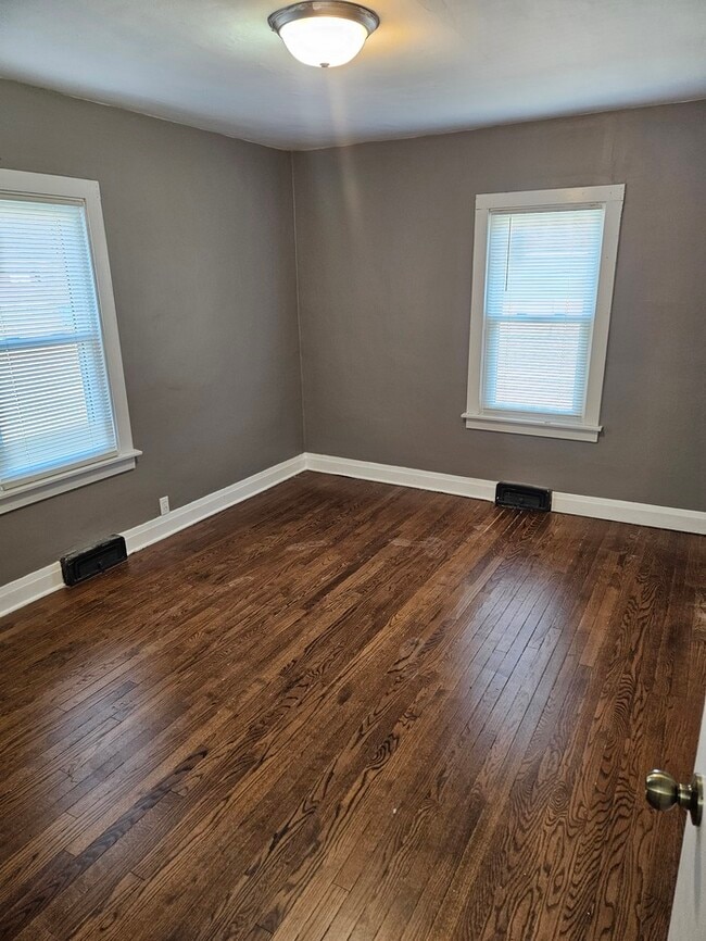 Building Photo - 4727 Massachusetts St