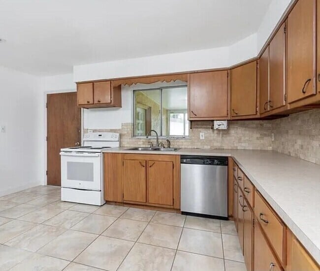 Building Photo - 29171 Orva Dr