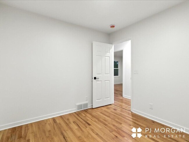Building Photo - Midtown Modern Ranch-Don't Miss Out!
