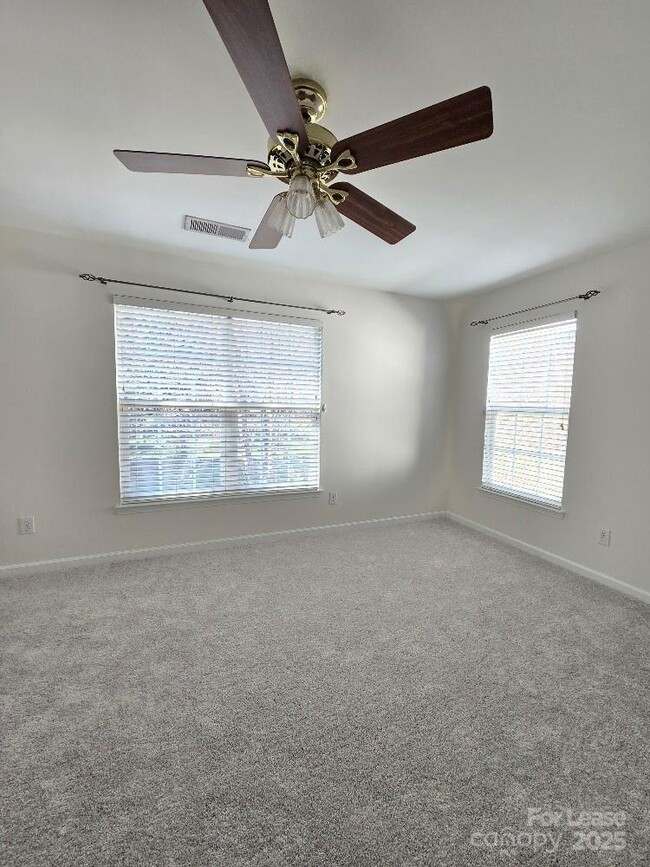 Building Photo - 8221 Brookings Dr