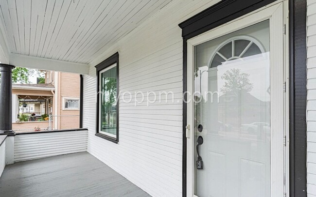 Building Photo - 1512 Binney St