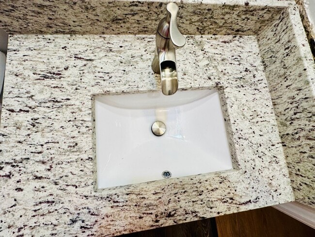 Building Photo - 3340 Pinewood Ave