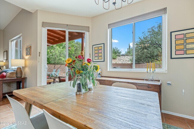 Building Photo - 6486 N Sun Bluff Dr