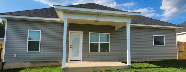 Building Photo - 104 Garrett Ln