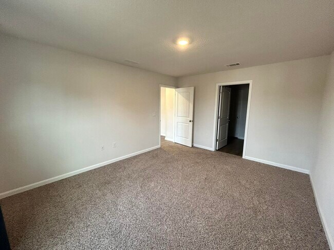 Building Photo - 3293 Chapelwood Dr