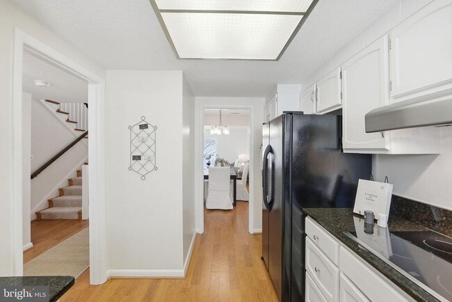 Building Photo - 3233 S Leisure World Blvd