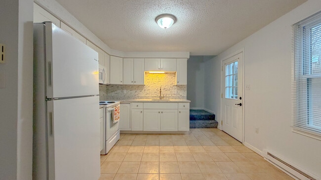 Building Photo - 1680 Center Groton Rd