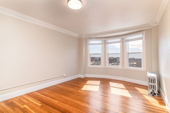 Building Photo - 1300 26th Avenue