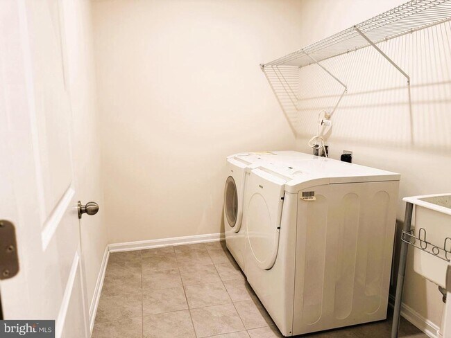 Building Photo - 4074 Elizabeth Reed Wy