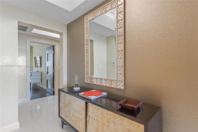 Building Photo - 17875 Collins Ave