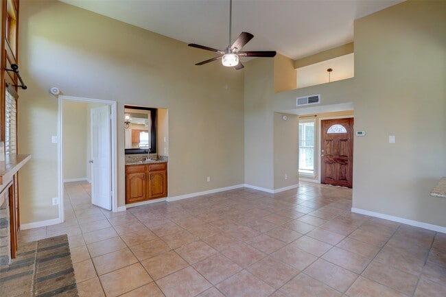 Building Photo - 17010 Cairnladdie St