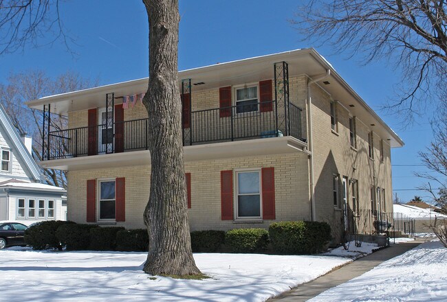 Building Photo - 3744 S Howell Ave