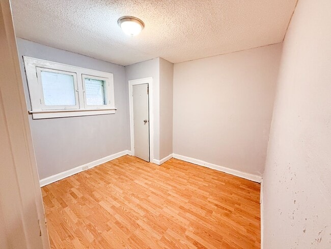 Building Photo - Cozy 2 bed 1 bath!
