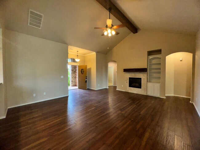 Building Photo - 3 Bed 2 Bath in Edmond!