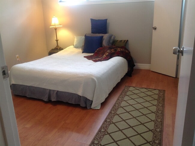 Building Photo - 7427 Tanager St