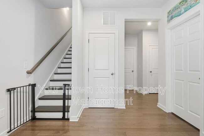 Building Photo - 1342 Stanley Park Dr