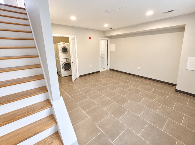 Building Photo - 426A N 40th St