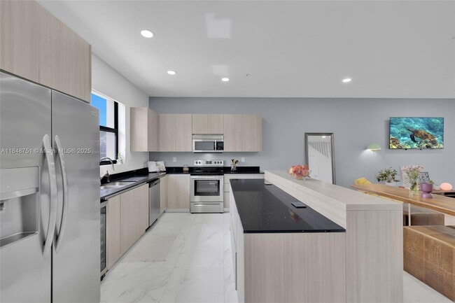 Building Photo - 3654 SW 61st Ter