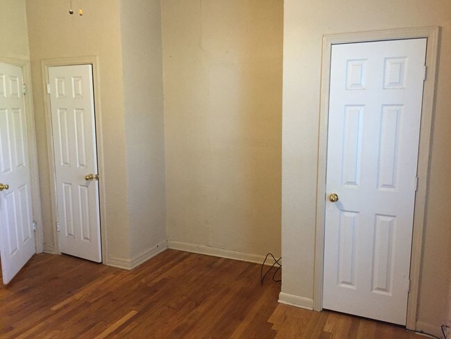 Building Photo - 3304 Garfield St