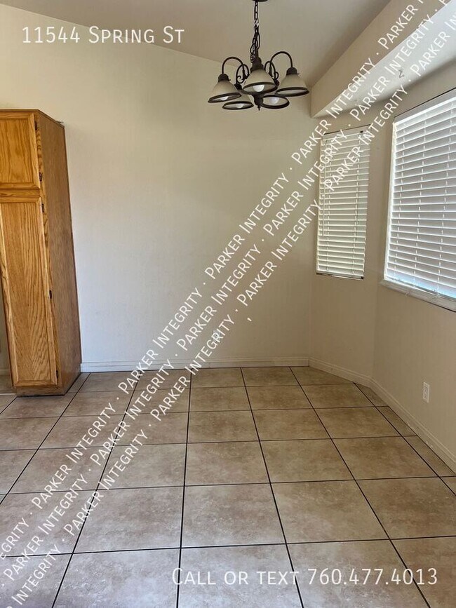 Building Photo - 11544 Spring St