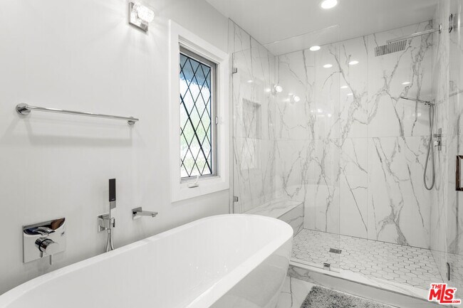 Building Photo - 23628 Long Valley Rd