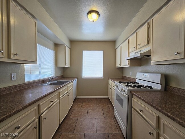 Building Photo - 5357 Del Gado Dr
