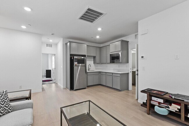 Building Photo - Desirable Inspirada Next-Gen Home! 4 Bedro...